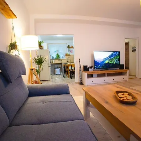 Cozy Little In Old Tw