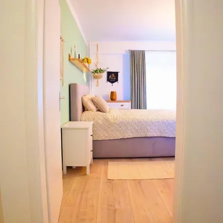 Apartment Cozy Little In Old Tw Bratislava