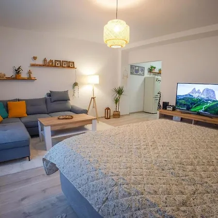 Cozy Little In Old Tw
