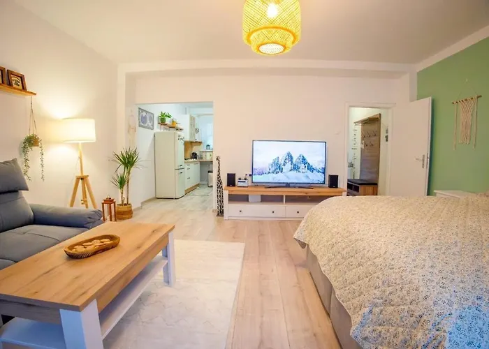 Cozy Little In Old Tw Apartmán